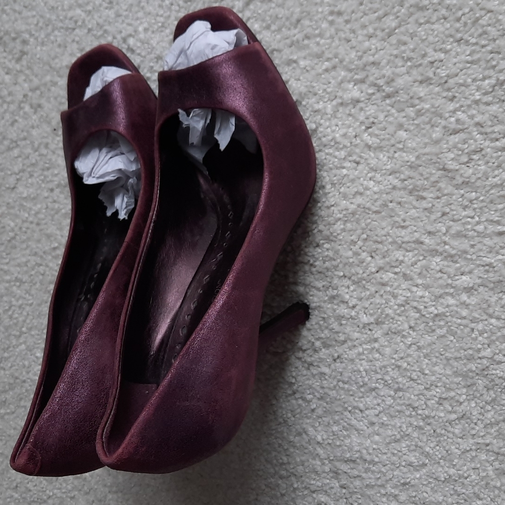 3 for$30. NWOT Purple metallic bcbgeneration peep toe pump